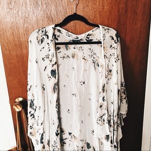 Flowy White Floral Kimono Top